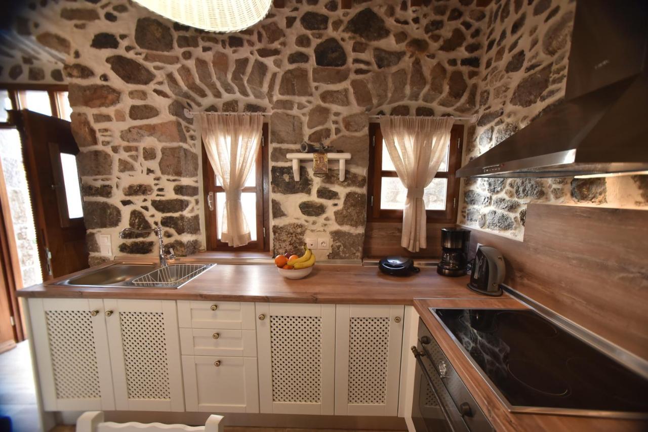 Patriko Nisyrian Guesthouse Mandrákion Esterno foto