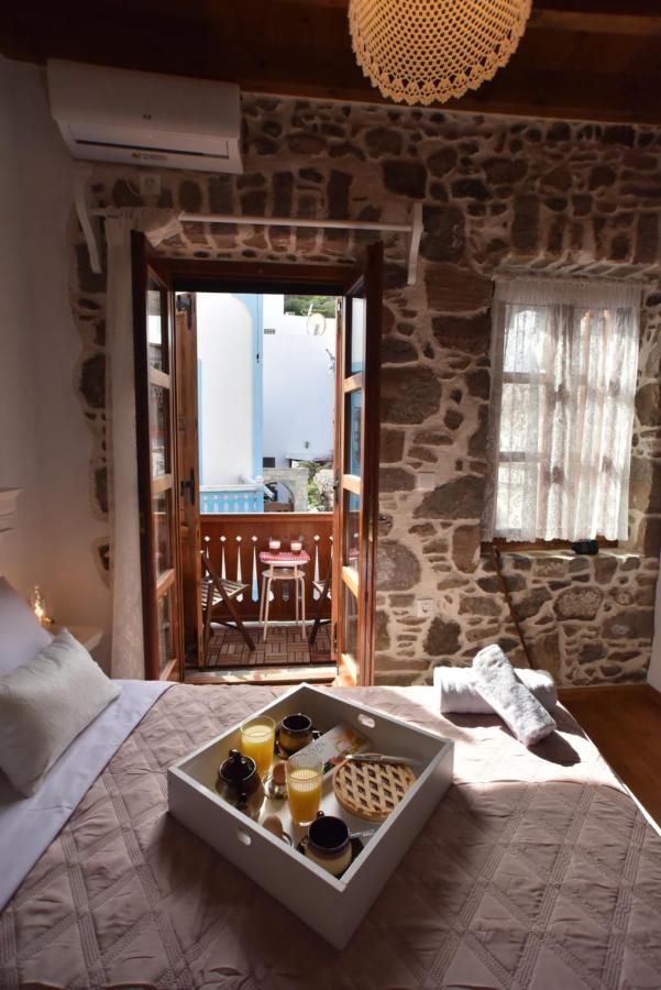 Patriko Nisyrian Guesthouse Mandrákion Esterno foto